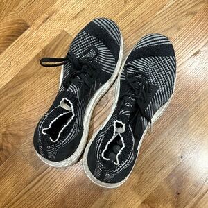 Adidas Size 8 Black Ultraboost